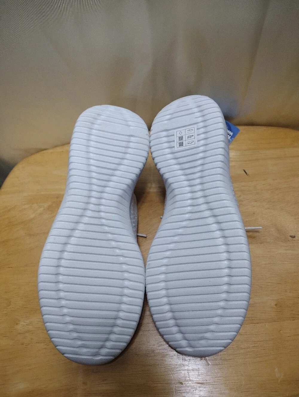 Skechers NEW Women's Ultra Flex - Salutations Shoes in White/Silver Size 10 NWOB